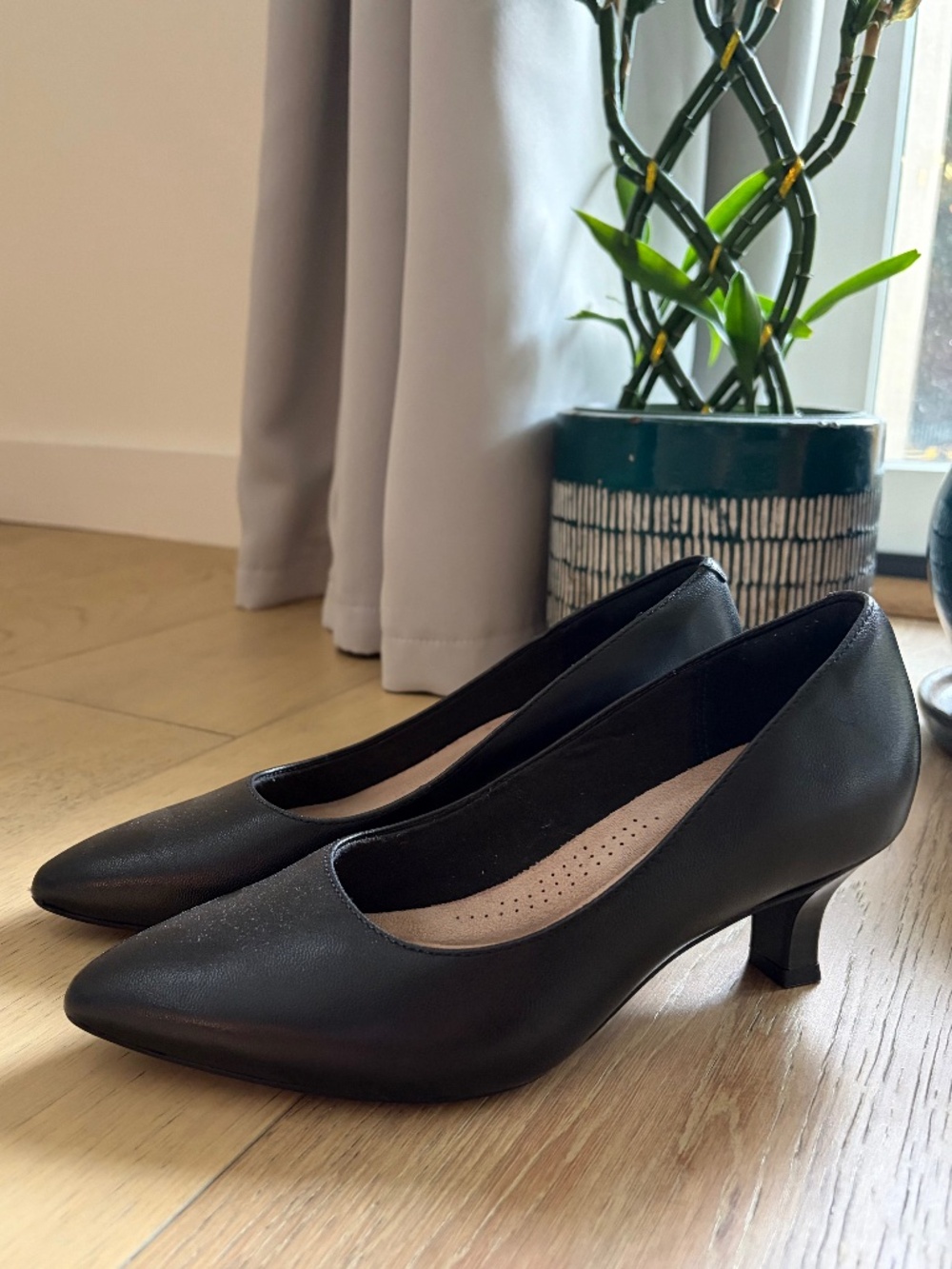 Clarks Kepley Vine Pump Heel Size 6